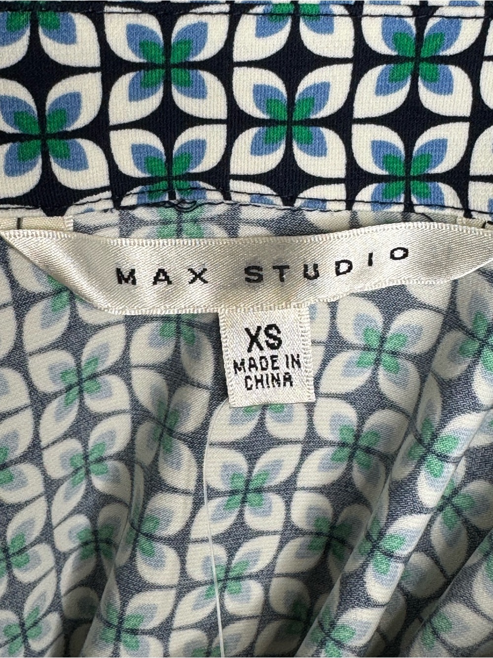 Max Studio Green Patterned Shirt Dress with Tie Waist and Collar. NWT - Picture 3 of 4